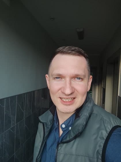 Обычное селфи с телефона — анфас